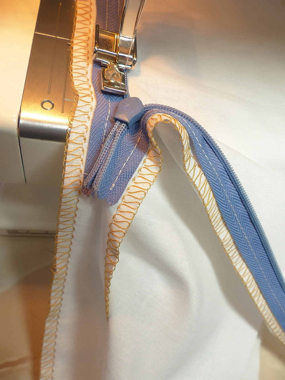 Concealed zip method using a standard zipper foot