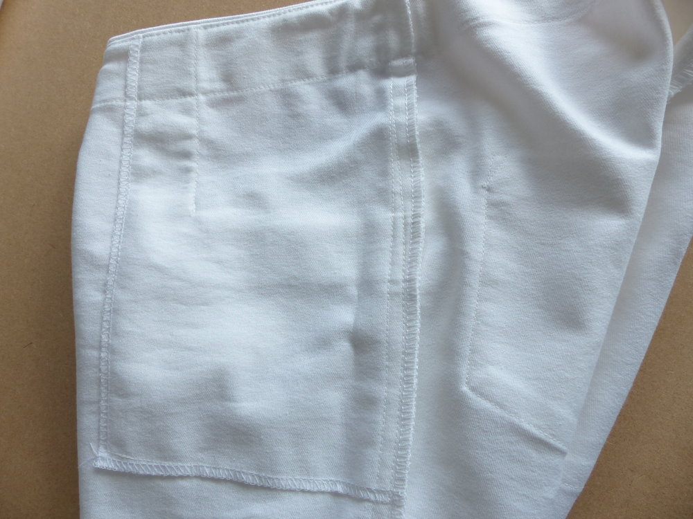 Jeans with a bulk-free pocket method. Pocket bag on the inside