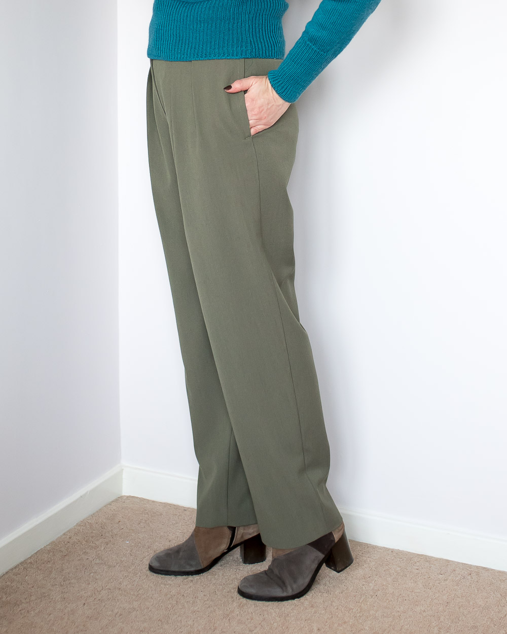 Vikisews Adeline Trousers, side view