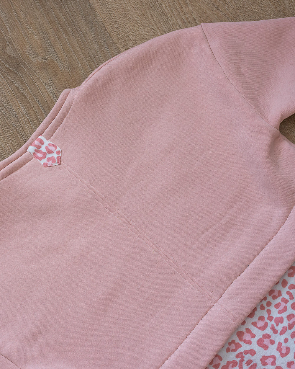Centre back seam detail.
