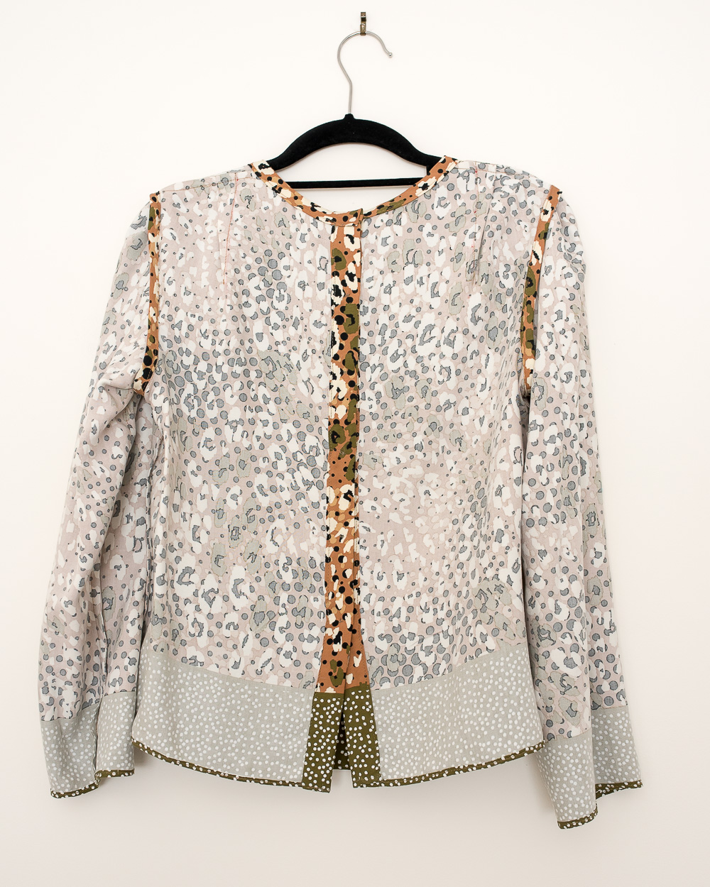 Inside of viscose twill blouse