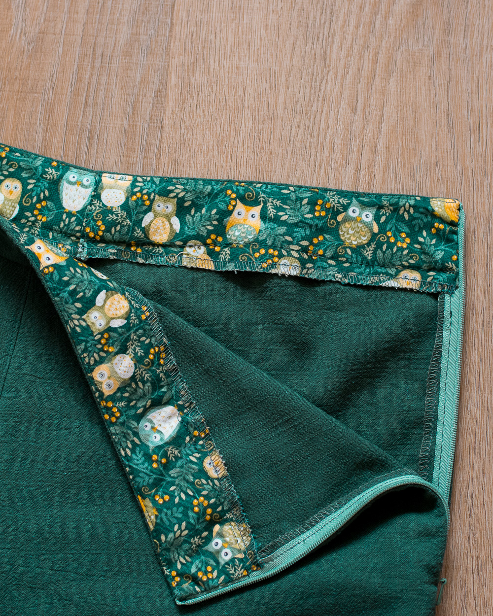 Waistband detail on matching line set