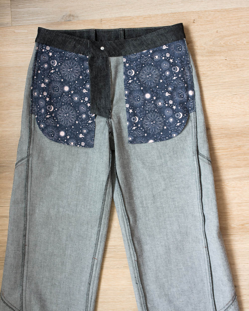 Inside pocket detail 