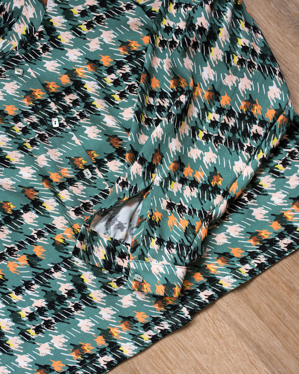 Sleeve detail