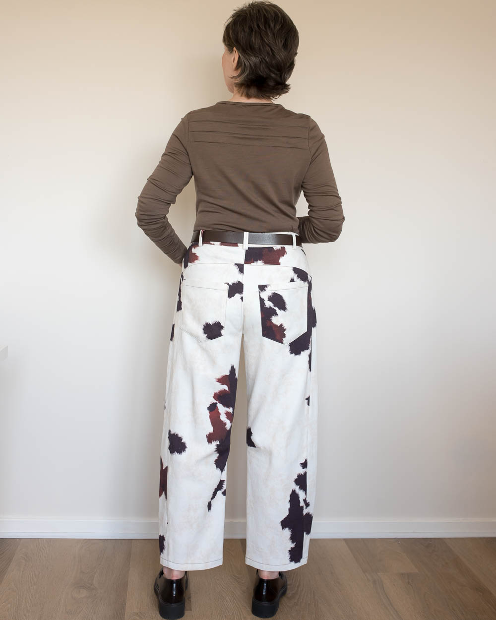Statement Print Barrel Jeans
Back view