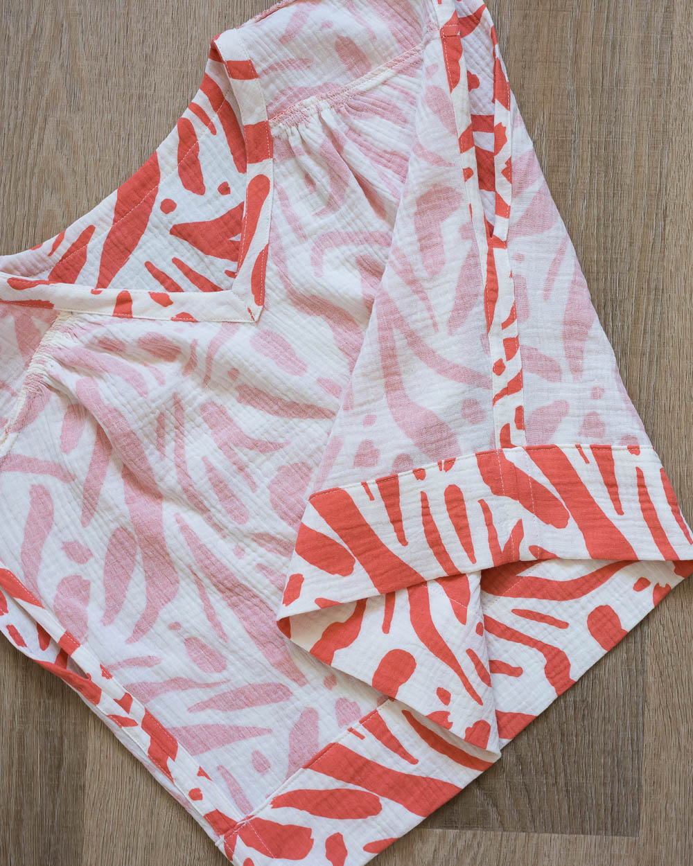 Self-Drafted Double Gauze Top
Side seam an armhole finish