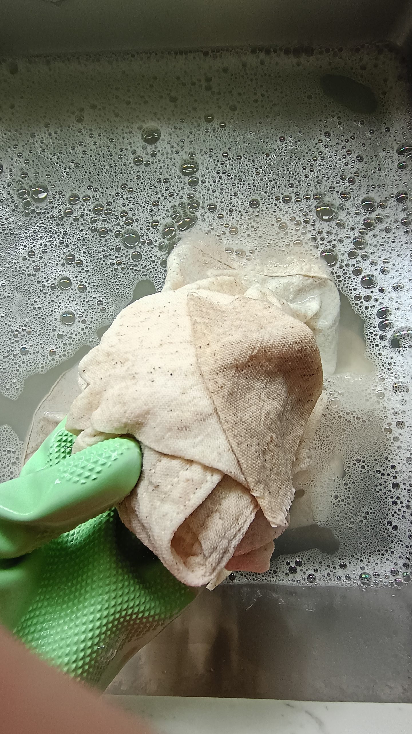 Bleaching a linen top